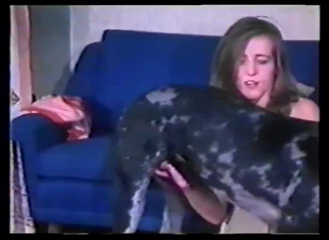 2girl Dog Sex - Whores sharing a big dog dick - AnnaTube